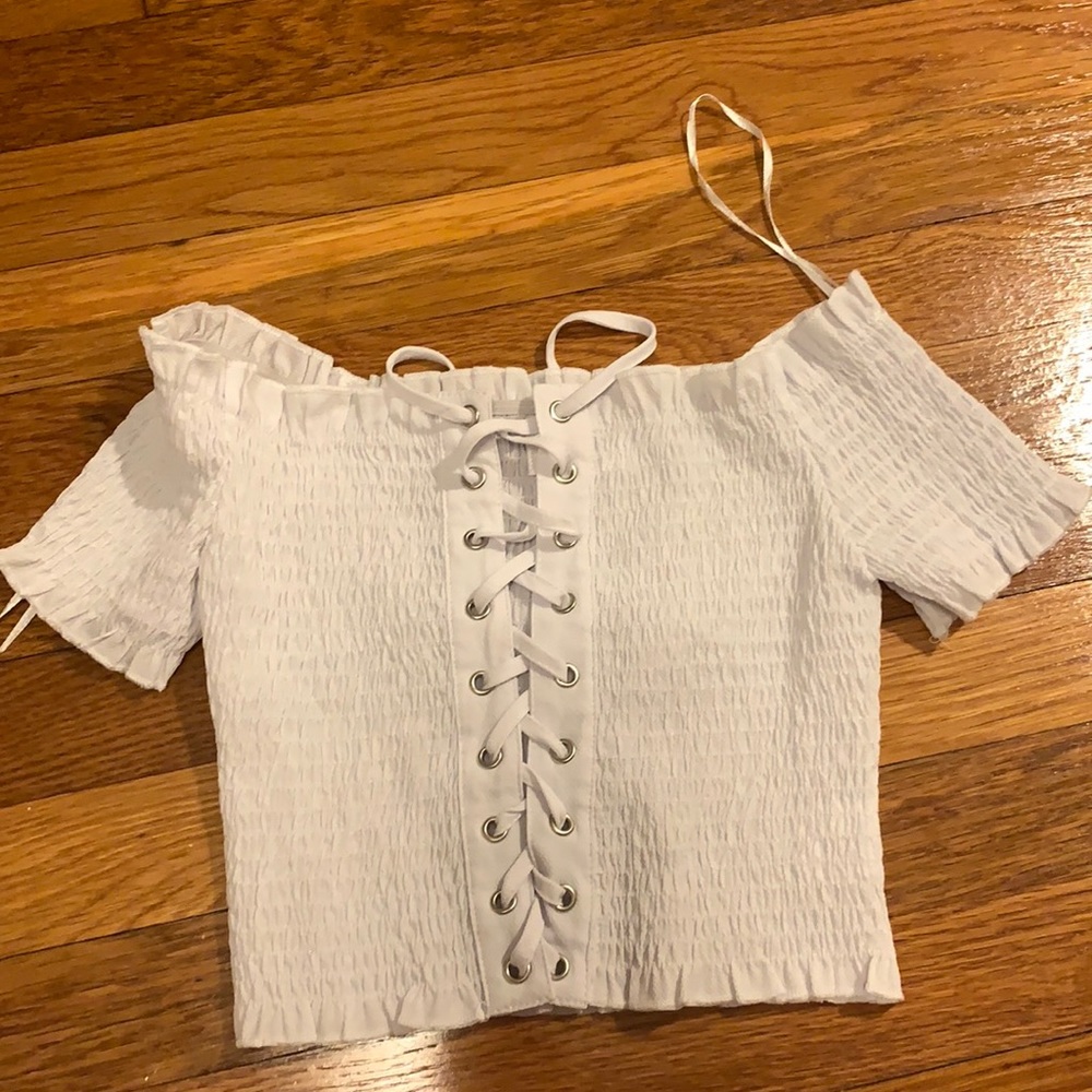 Cross front tie shirt, smocked
